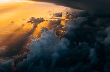 tom barrett 7FNOH qSxMI unsplash