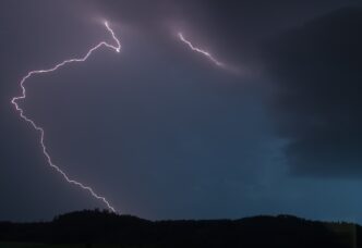 lightning 2594545 1920