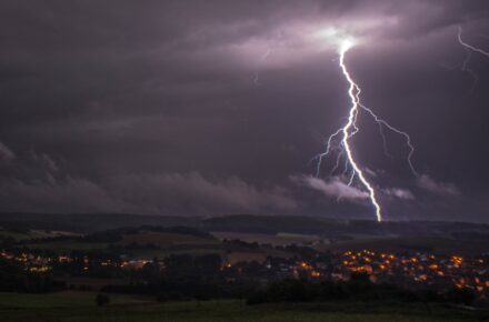 lightning 2928925 1920