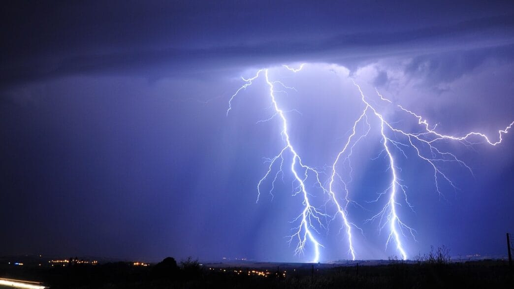 lightning 3020873 1280