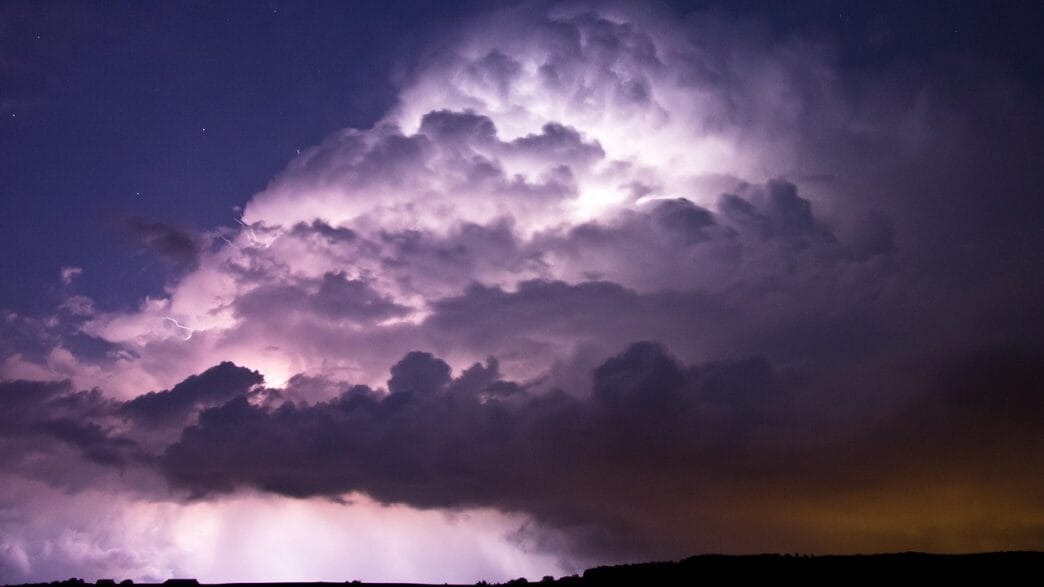 storm 3181870 1280